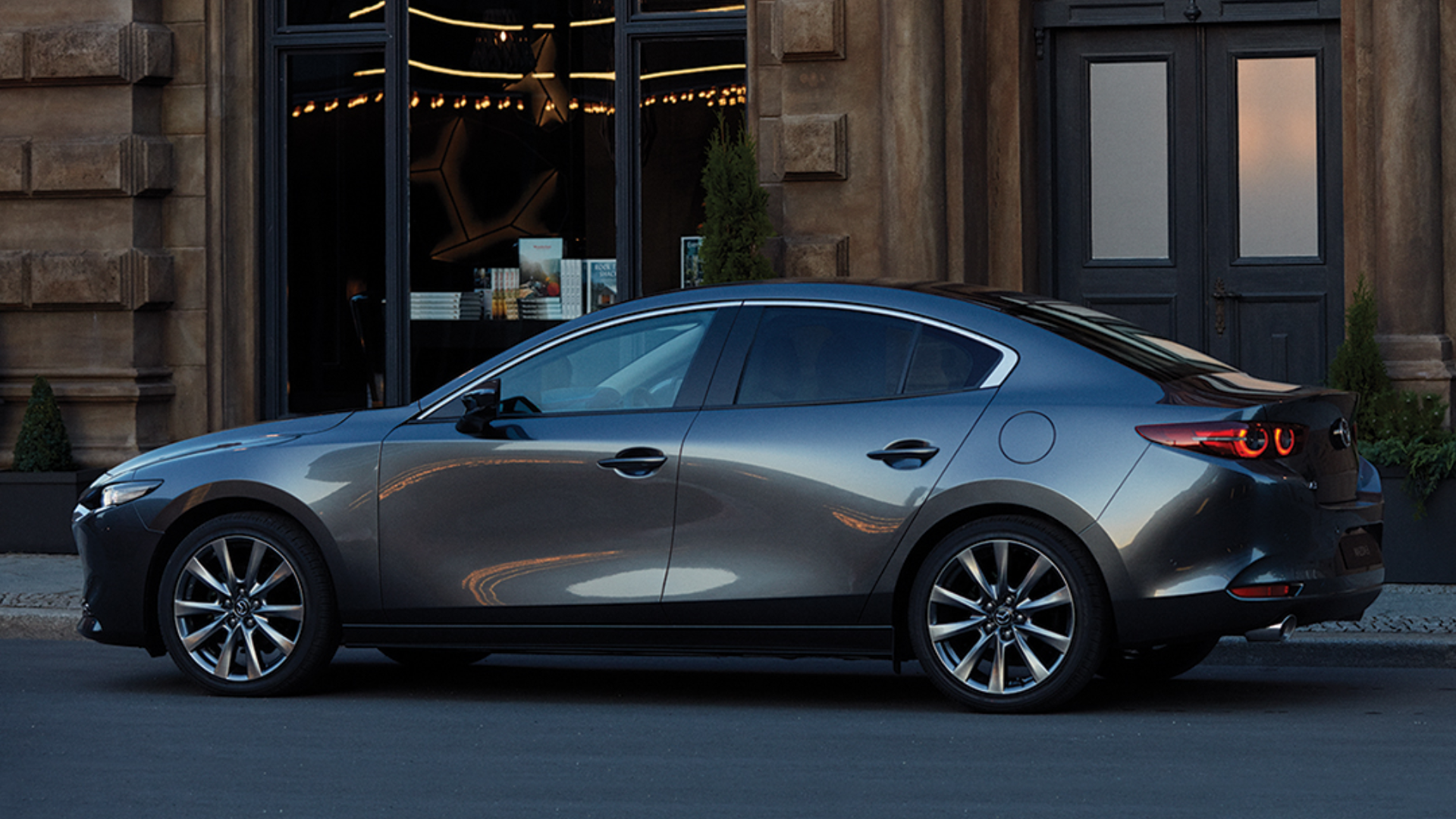 MAZDA 3